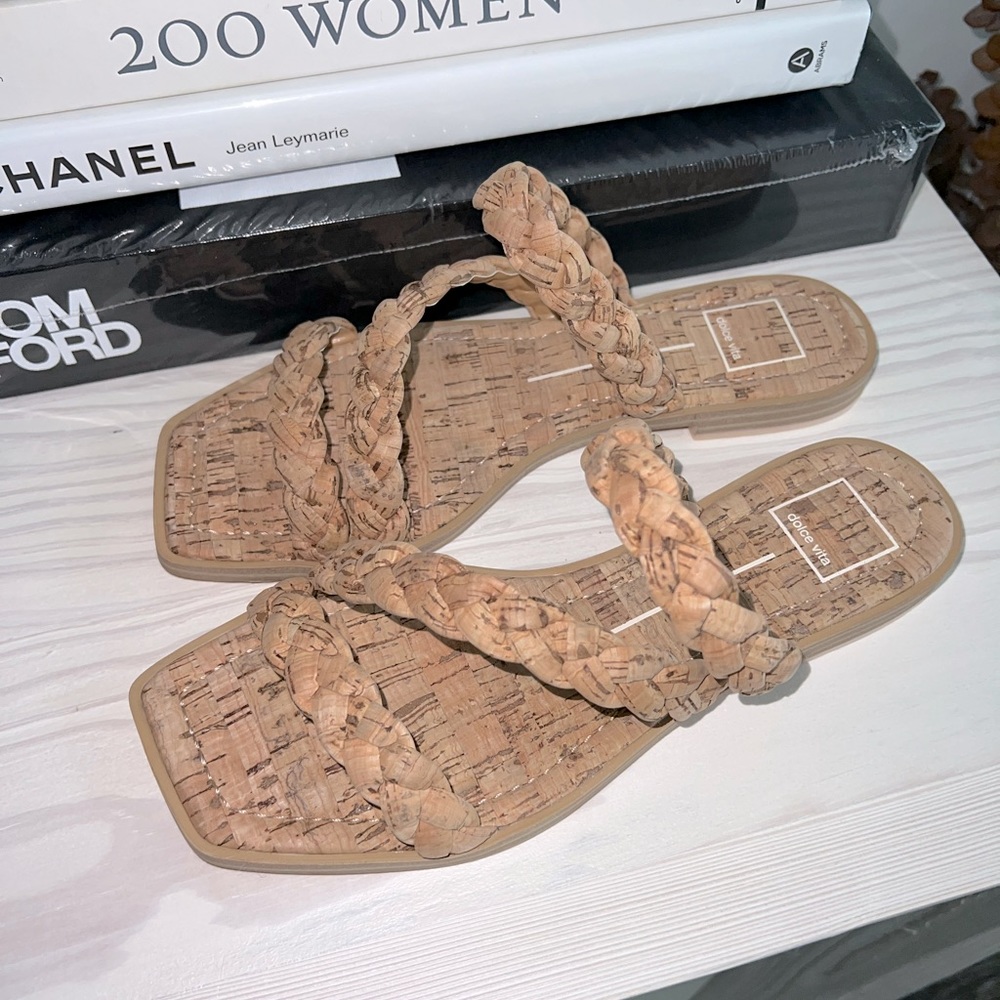 NEW Dolce Vita natural sandals - Size 7.5